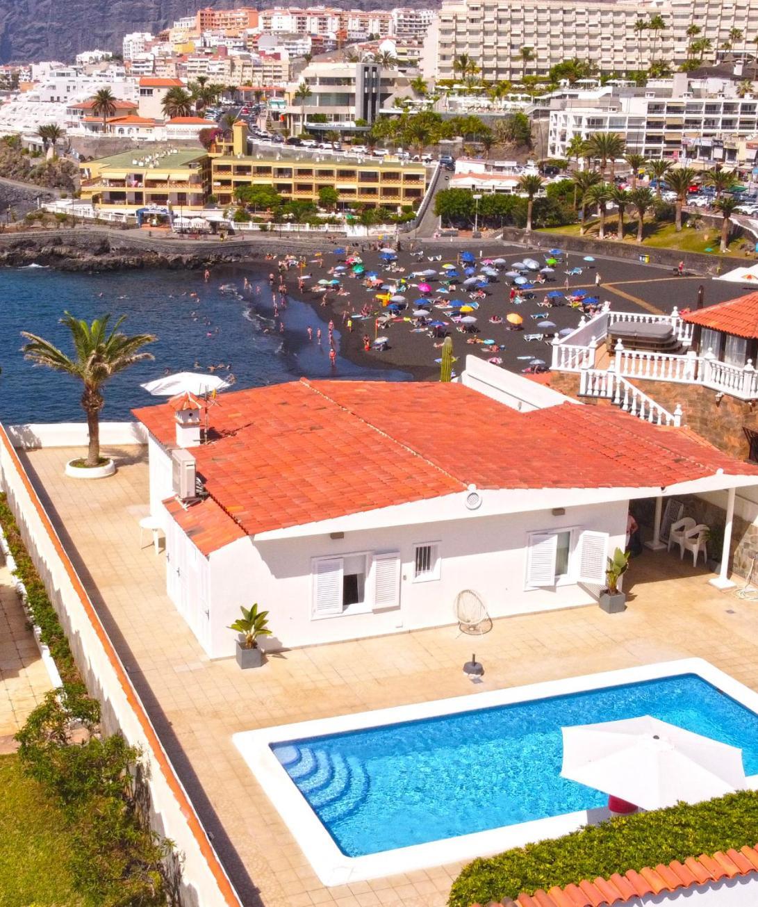 Beachfront Villa And Pool Пуэрто-де-Сантьяго Экстерьер фото